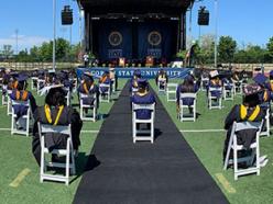 科罗拉多州立大学第一次户外毕业典礼